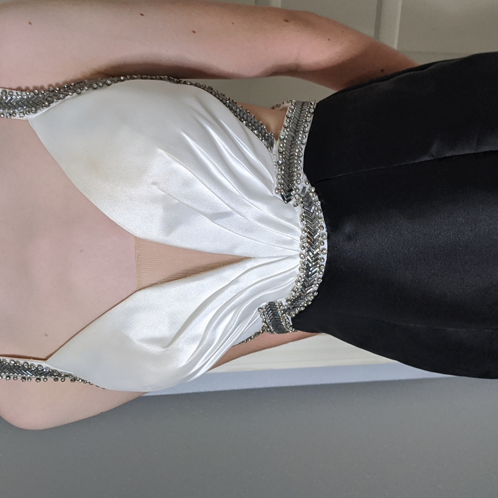 Prom dress - Picture 2 of 16